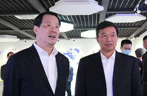 中建材總裁、中國(guó)工程院院士彭壽一行蒞臨鵬飛集團(tuán)考察
